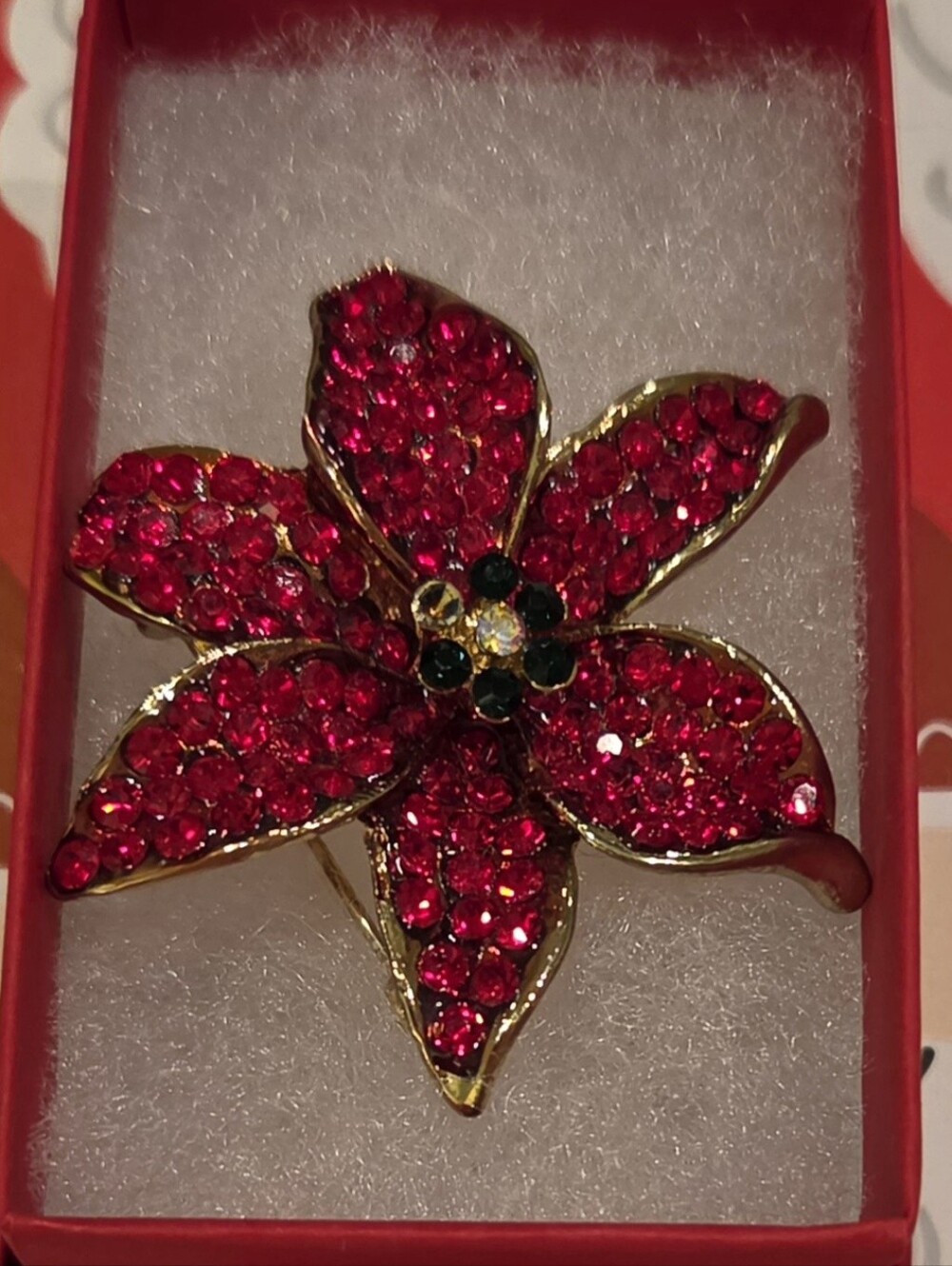 VINTAGE CHRISTMAS POINSETTlA BROOCH